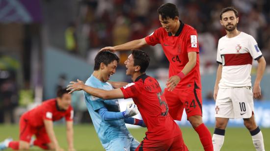 Los jugadores de Corea del Sur celebran en el partido ante Portugal, el 2 de diciembre de 2022.