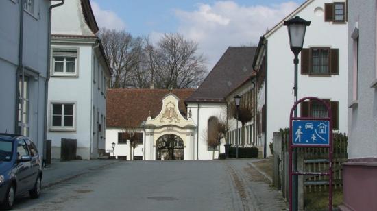 Vista general de la localidad de Illerkirchberg, sur de Alemania, donde un sujeto atacó a dos estudiantes, el 5 de diciembre de 2022.