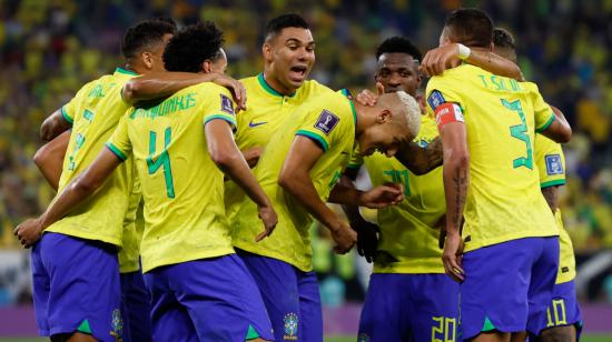 Los jugadores de Brasil celebran en la victoria ante Corea del Sur, el 5 de diciembre de 2022.