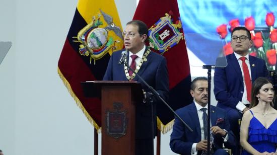 El alcalde de Quito, Santiago Guarderas, durante la Sesión Solemne por los 488 años de Fundación de Quito, el 6 de diciembre de 2022.