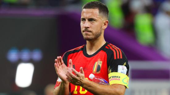 Eden Hazard saluda a la afición belga después del partido ante Croacia, el 1 de diciembre de 2022.