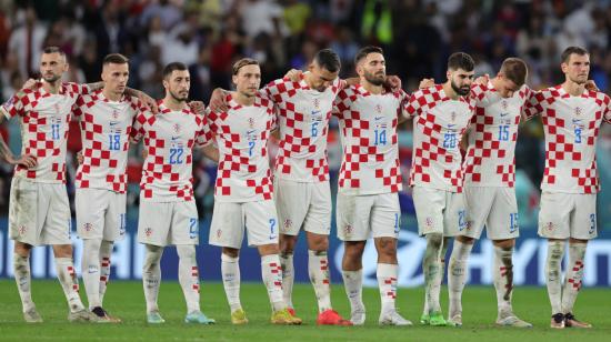 Los jugadores de Croacia reaccionan durante la tanda de penales del partido de octavos de final de la Copa Mundial de la FIFA 2022 entre Japón y Croacia.