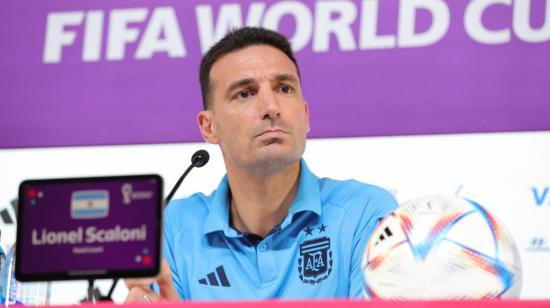 El director técnico de Argentina, Lionel Scaloni, durante la rueda de prensa del 8 de diciembre de 2022.