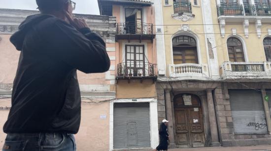 Una vivienda, de tres pisos en el Centro Histórico de Quito, fue bautizada como la casa más estrecha de la ciudad. 