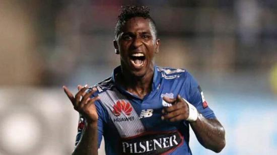 Miller Bolaños, festejando un gol durante su segunda etapa en Emelec.