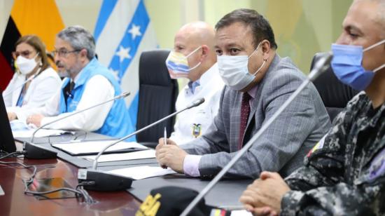 Autoridades de Gobierno presentaron el protocolo de seguridad para centros de salud de Ecuador, el 14 de diciembre de 2022.