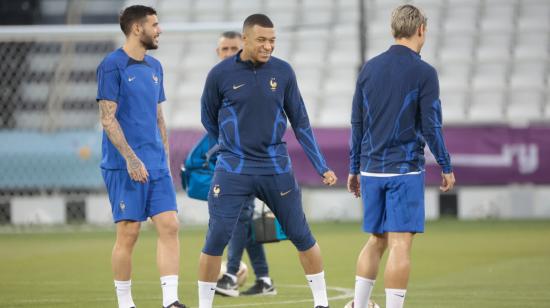 El delantero de la selección francesa Kylian Mbappé durante el entrenamiento del equipo, el 17 de diciembre de 2022.