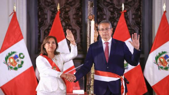 La presidenta de Perú, Dina Boluarte, posesionó a Pedro Angulo como su primer ministro, el 10 de diciembre de 2022, en el Palacio de Gobierno, en Lima.