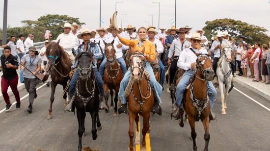 La prefecta del Guayas, Susana González,  durante la inauguración de un puente el 23 de agosto de 2022.