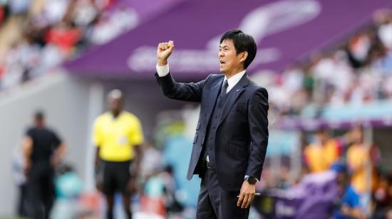 Hajime Moriyasu, entrenador de Japón, durante uno de los partidos de su selección en el Mundial de Qatar 2022.