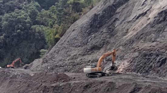 Vía provisional para conectar Quito con Lago Agrio fue habilitada este 28 de diciembre de 2022, en el sector de Piedra Fina, entre las provincias amazónicas de Sucumbíos y Napo.