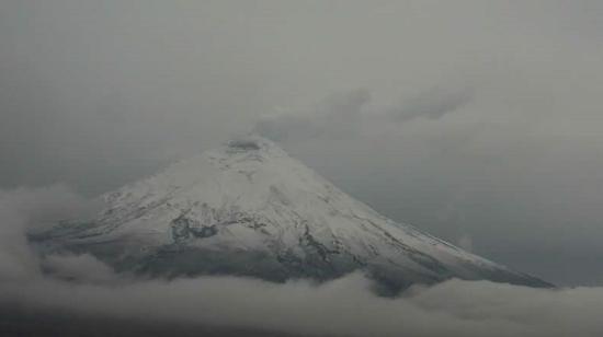 Panorámica del volcán Cotopaxi, el 31 de diciembre de 2022. 