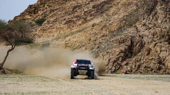 Nasser Al-Attiyah durante la Etapa 1 del Dakar alrededor de Sea Camp, el 1 de enero de 2023.