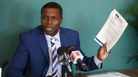 Carlos Tenorio, presidente de la Asociación de Futbolistas de Ecuador, durante una rueda de prensa en Quito, el 4 de enero de 2023.