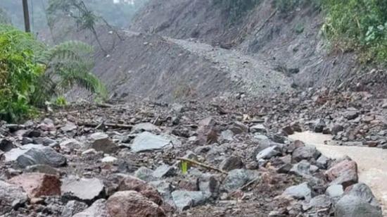 El fuerte temporal del 5 de enero de 2023 en la zona de Piedra Fina, entre Napo y Sucumbíos, interrumpió el paso en la vía provisional.