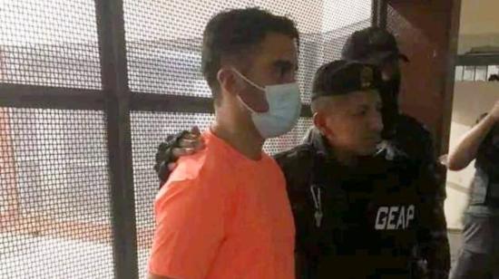 Germán Cáceres, principal sospechoso del femicidio de María Belén Bernal, a su ingreso a la cárcel La Roca, en Guayaquil, el 3 de enero de 2023.