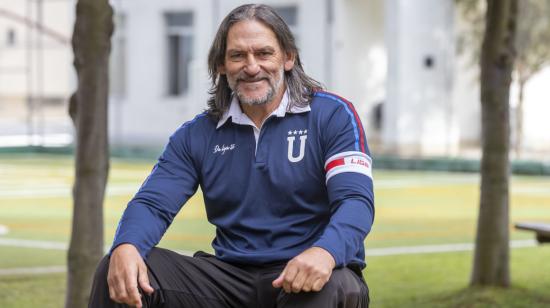 Hans Ortega, campeón con Liga de Quito en 1990, luce el uniforme del equipo de sus amores. 