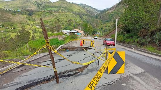 El kilómetro 39 de la vía Cuenca-Girón-Pasaje, donde se reactivaron las fallas geológicas por un socavón, en marzo de 2022.