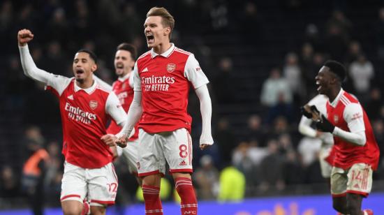 Los jugadores del Arsenal festejan el triunfo frente al Tottenham, el 15 de enero de 2023.