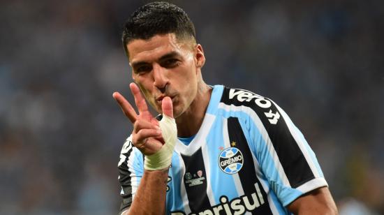 El uruguayo Luis Suárez festeja un gol en el triunfo de Gremio, el 17 de enero de 2023.