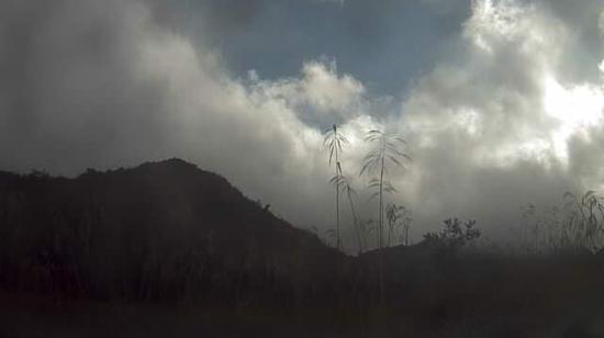 Imagen del volcán Cotopaxi, tras la emisión de ceniza, la tarde del 18 de enero de 2023.