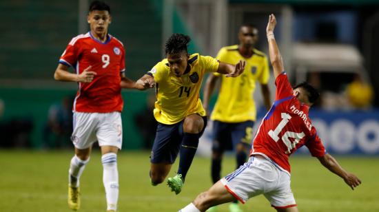 El ecuatoriano Orlando Herrera, durante el partido ante Chile en el Sudamericano Sub 20, el 20 de enero de 2023.