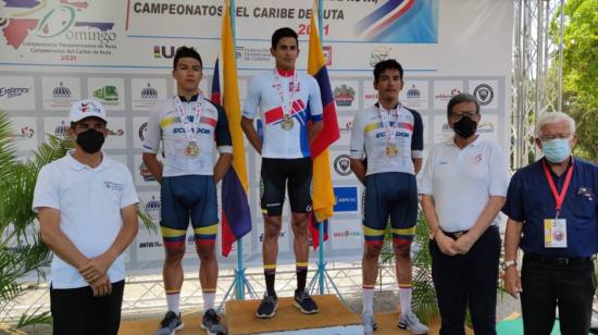 Los ecuatorianos Cristian Pita (i) y Sebastián Novoa (d), en el podio del Campeonato Panamericano en 2021.