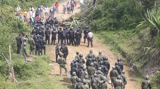 Manifestantes antimineros se enfrentaron con militares en la parroquia La Merced de Buenos Aires, 24 de enero de 2023.