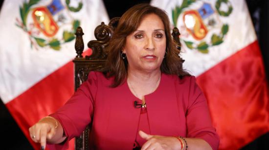 La presidenta de Perú, Dina Boluarte, durante un mensaje televisado a la nación, el 29 de enero de 2023, en Lima, sobre el anticipo de elecciones por parte del Congreso. 