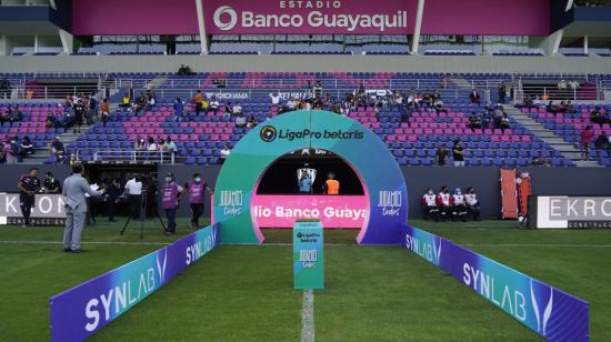 Vista de una de las tribunas del estadio Banco Guayaquil, en Sangolquí, en agosto de 2022.