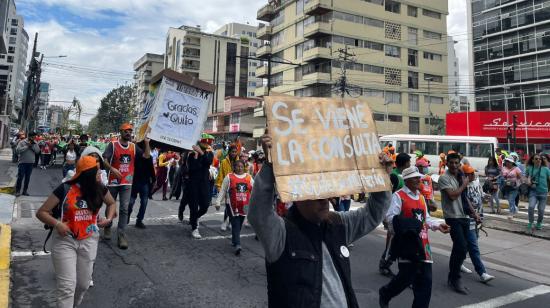 El colectivo Quito Sin Minería entregó las firmas para la consulta popular por el Chocó Andino. Quito, el 24 de octubre de 2022.