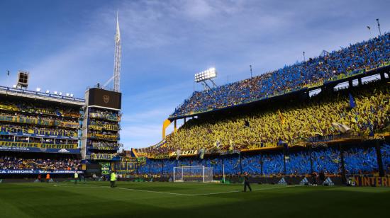 Vista de una de las tribunas del estadio La Bombonera de Boca Juniors, durante un partido en octubre de 2022.