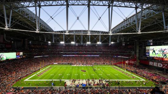 Vista panorámica del estadio State Farm en Arizona, Estados Unidos.