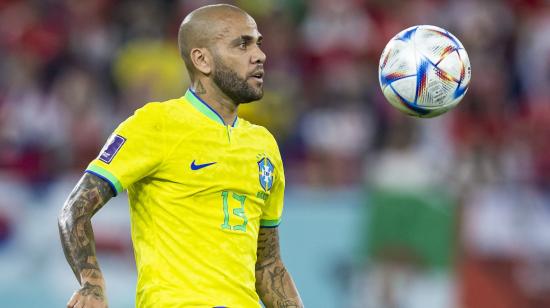 Dani Alves, durante un partido con la selección de Brasil en el Mundial Qatar, el 7 de diciembre de 2022.