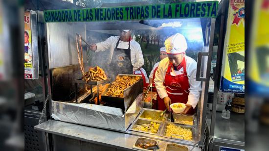 Puesto de comidas típicas en La Vicentina.