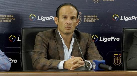 Francisco Egas, presidente de la FEF, durante una rueda de prensa en Quito, el 7 de septiembre de 2022.