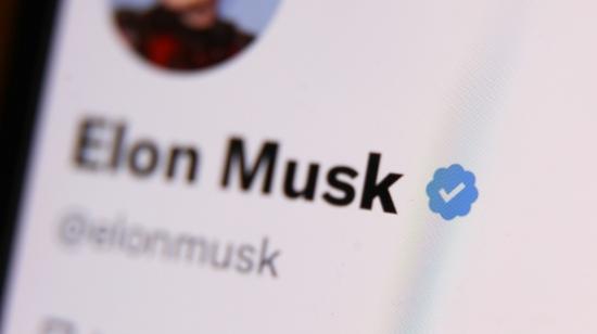 Ilustración de la cuenta de Elon Musk en Twitter, el 14 de febrero de 2023. 