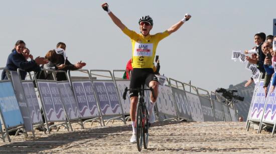 Tadej Pogacar, en la meta de la Etapa 2 de la Vuelta a Andalucía, el 16 de febrero de 2023.
