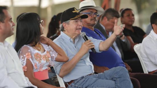 El presidente Guillermo Lasso, durante la entrega de unas viviendas en Los Ríos, el 16 de febrero de 2023. 