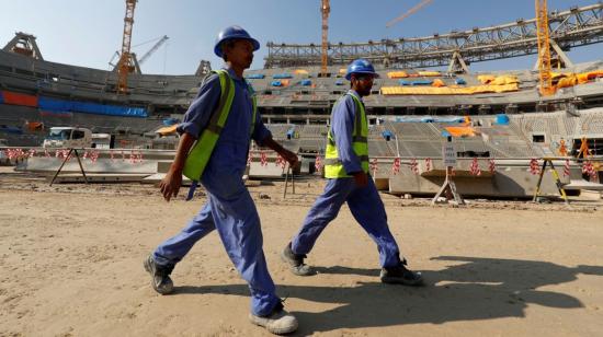 10 federaciones de fútbol piden a la FIFA que compense a los trabajadores que ayudaron a construir todas las infraestructuras para el Mundial de Qatar. 