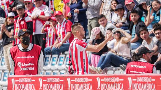 Jean Carlos Blanco festeja su gol para Técnico Universitario ante Universidad Católica, el 26 de febrero de 2023. 