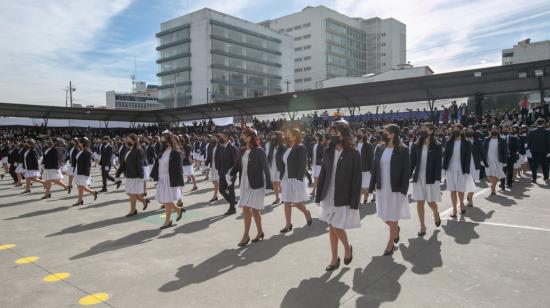 Estudiantes del colegio Simón Bolívar, el 26 de septiembre de 2022, en Quito.