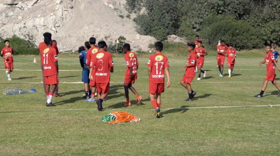 Entrenamiento de las categorías formativas de Liga de Quito, en marzo de 2023. 