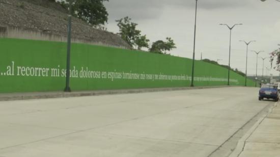 Una de las 50 frases que colocó el Municipio de Guayaquil, durante la administración de Cynthia Viteri, en la ciudad bajo el proyecto 'Letras vivas', en 2021.