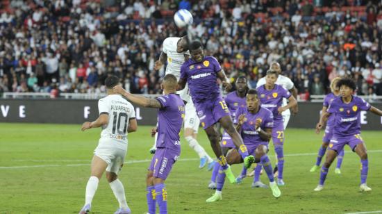 Liga y Aucas empataron a un gol en el estadio Rodrigo Paz Delgado, el 4 de marzo de 2023. 