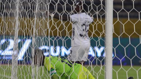 Renato Ibarra festeja el gol que le anotó al portero de El Nacional en la Fecha 3 de la LigaPro, el 19 de marzo de 2023.