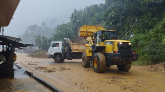 Trabajos en la vía Balzapamba-Guaranda, en Bolívar.