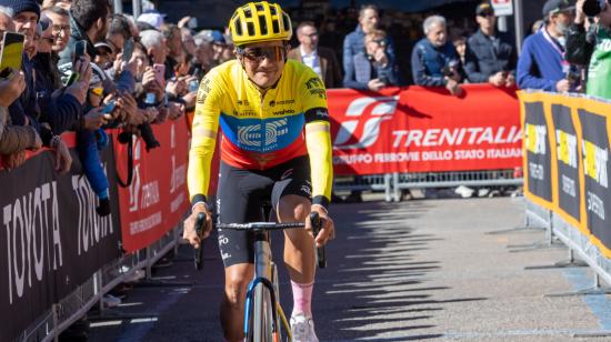 Richard Carapaz estrenó el maillot de campeón nacional, el 15 de marzo de 2023, en la Milano - Torino y ahora se prepara para correr la Volta a Catalunya. 