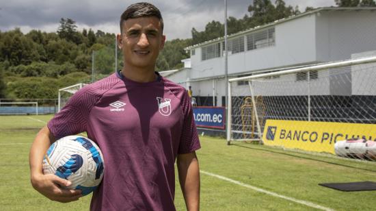 Mauro Díaz posa para el lente de PRIMICIAS, en el Complejo de Universidad Católica, en La Armenia, en marzo de 2023.