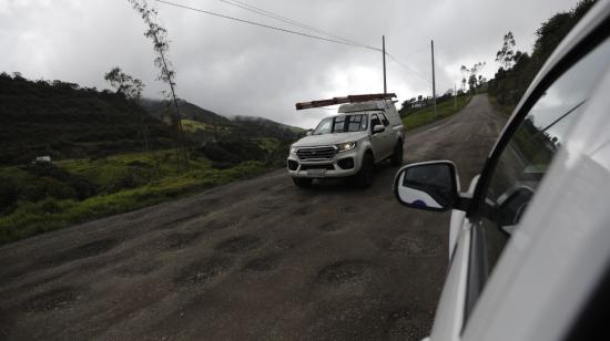 El tramo Zhud-Chunchi, en la Troncal Sierra, está lleno de baches. Imagen del 27 de marzo de 2023. 